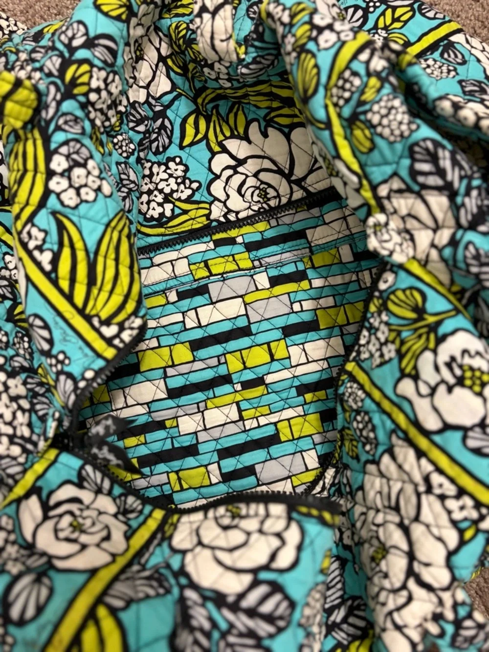 RETIRED PATTERN: Island Blooms Vera Bradley Original Large Travel Duffel - Picture 7 of 10